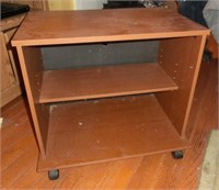 utility/small appliance stand w/wheels