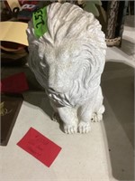 Lion lawn ornament