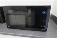 LG Smart Inverter 1200W Microwave