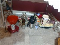 Miscellaneous kitchen lot