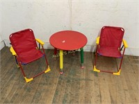KIDS SMALL ROUND TABLE WITH 2 CHAIRS