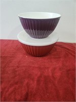 10" & 11" Melamine Bowls, Larger Bowl has Lid