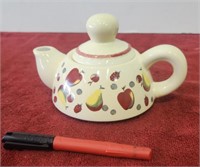 7W×4T Ceramic Fruit Teapot