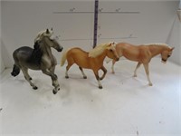 3 Breyer collectable horses