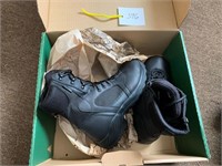 BRAND NEW SHOES IN BOX SIZE IN PICS