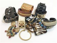 Selection of Bracelets( lot of approx 17)