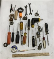 Tool lot w/ screwdrivers - Western Auto