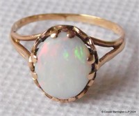 Antique 9ct Yellow Gold Opal Dress Ring.
