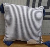 Decorative pillow