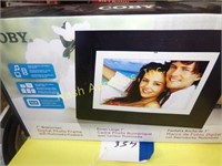 Coby 7in digital photo frame-new