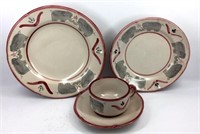 4 Pieces Elephant Motif Italian China Set