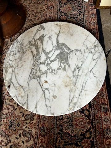 18" Round White w/Gray Swirl Marble 3/4" thick