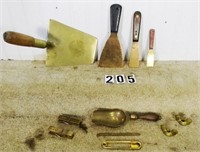 Tray lot assorted brass tools: Heavy brass flat