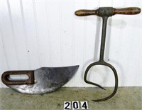 2 – Primitive tools: Grocer’s “Sugar devil”.