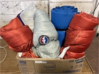 1 LOT (5) ASSORTED COLOR SLEEPING BAGS INCLUDING