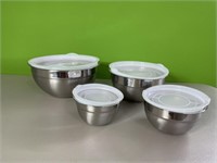 4 nesting bowl set with lids - new