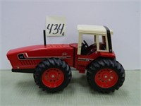 International 3588 2+2 Toy Tractor w/ White Cab