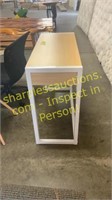 Desk with metal legs & 2 drawers