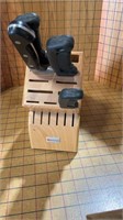 Partial knife block