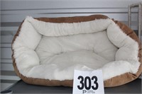 Cat/Puppy Bed - Like New (U236)