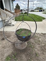 cauldron with ring stand