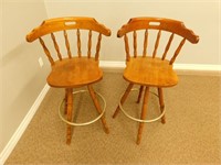 2 Decorative wooden bar stools