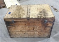 Wooden chest 22x34x21.5