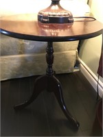 Round end table 22 inches tall