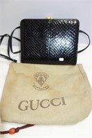 GUCCI LADIES HAND BAG W/COVER