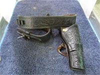 TOOLED LEATHER WESTERN BEL HOLSTER - APPROX 38"