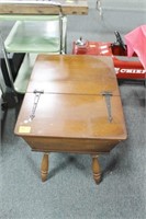 1960'S MAPLE STORAGE END TABLE WITH SEWING