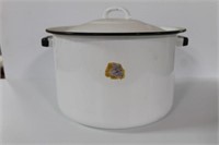 ENAMELWARE POT WITH LID