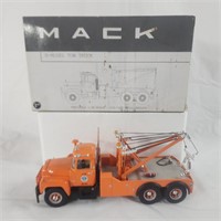 Die-Cast Mack R-Model Tow Truck, w/Box, 1/34 Scale