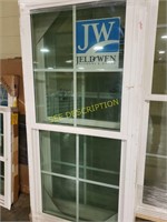 Lot of 2 single hung windows