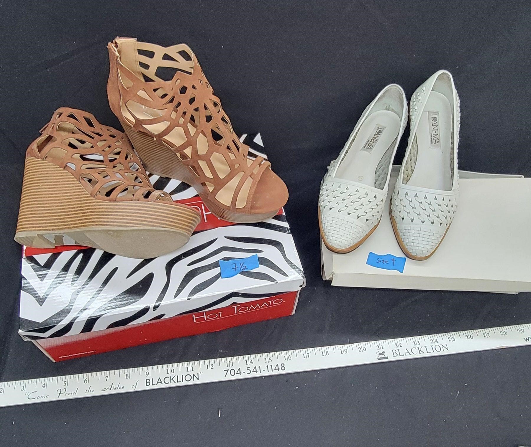 2 Pair womens shoes(Brown7½, white9)