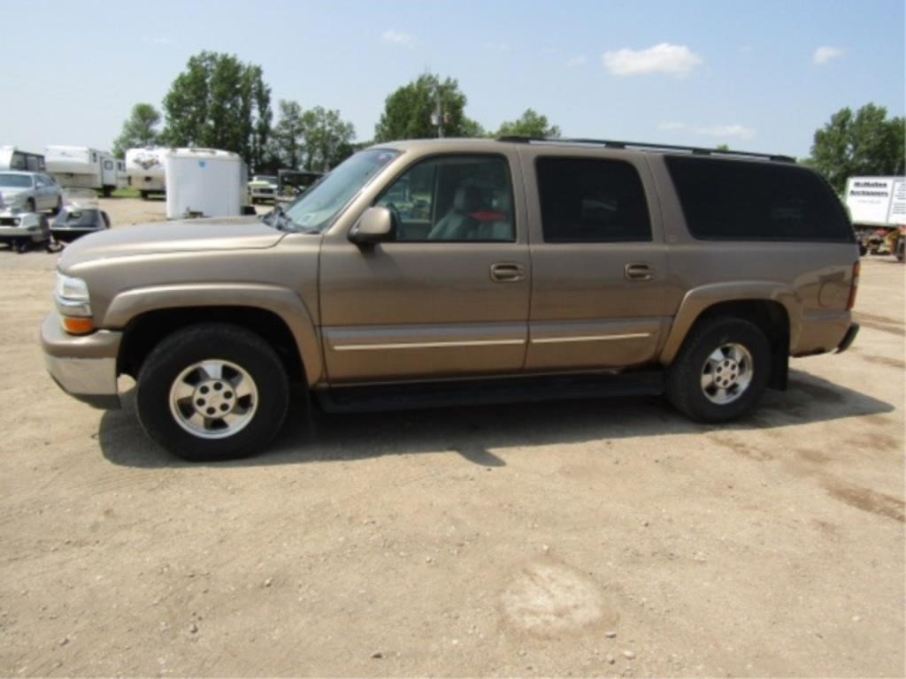 2003 Chevy Suburban 5.3L V8, Auto, 4x4, Leather,