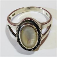 Sterling Silver Ring (Antique) (Size 7 1/2)