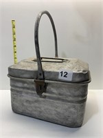 VINTAGE METAL LUNCH PAIL