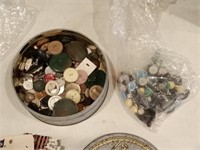 tin of vtg buttons