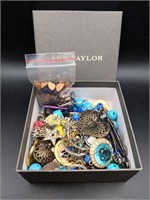 Box of Jewelry & Beads