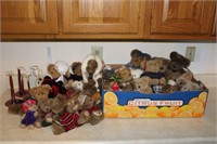 Large Lot of Boyd's Bears & Stands