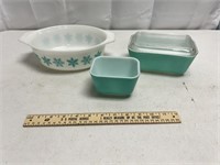 Snowflake White Casserole & 2 Turquoise Fridge