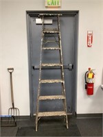 8 Foot Wood Stepladder  NOT SHIPPABLE