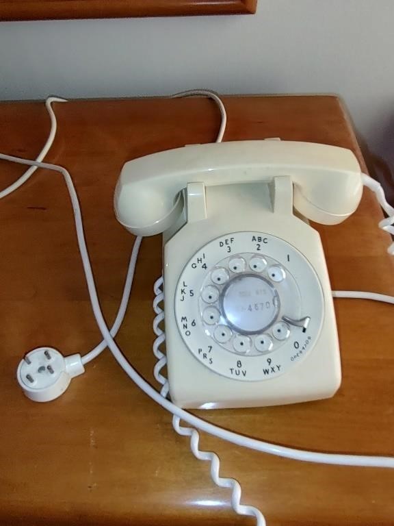 1983 Rotary Dial Telephone