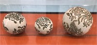 Ceramic spheres