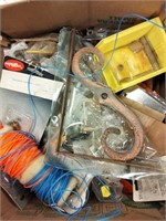 Multiple parts - Assorted pack of hardware items