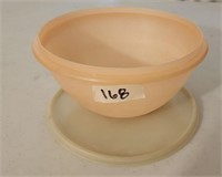 Tupperware Wonderlier Bowl  Millionaire Line Seal