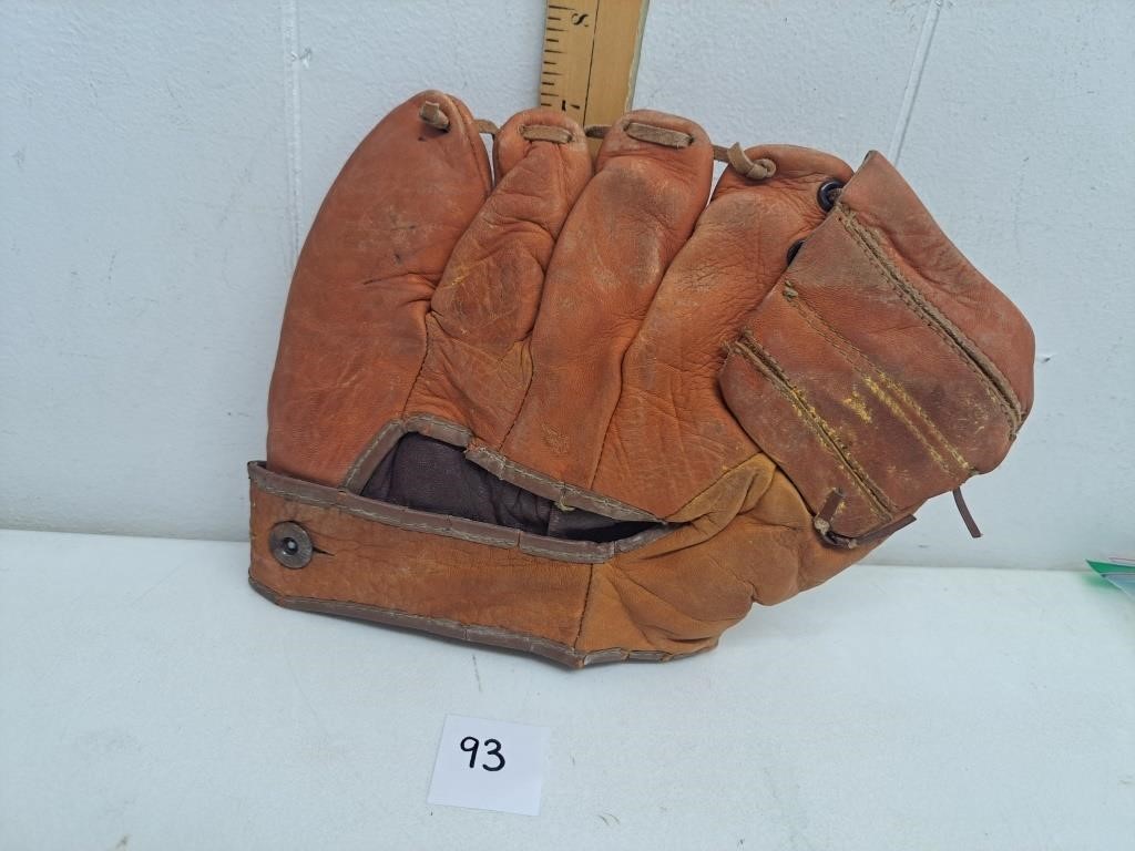 Vintage Pennant Baseball Glove