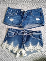 C9) Size 5 jeans shorts. Hollister and almost