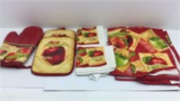 Apple kitchen linens dish towels dish rags pot